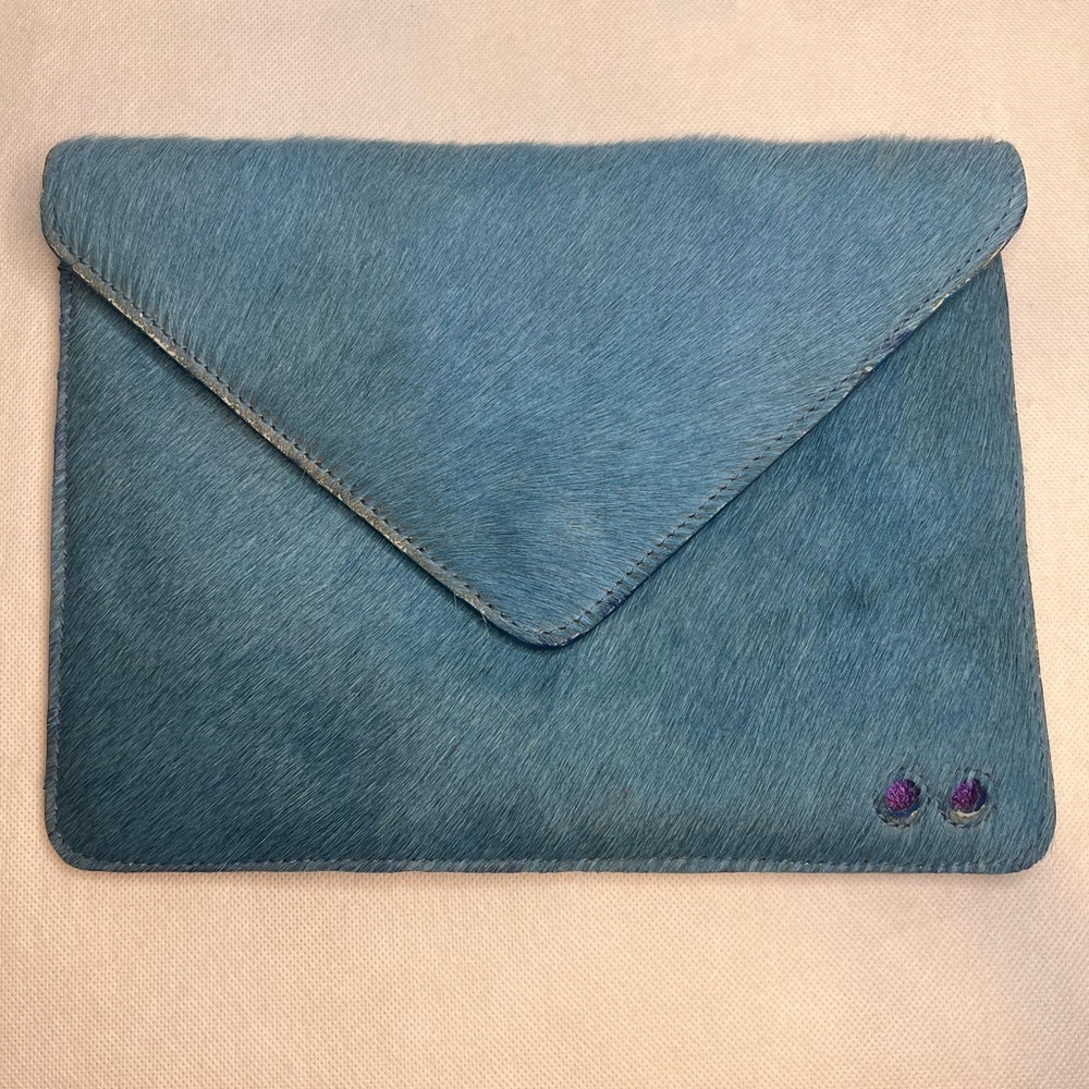 Noui vegan handmade in France clutch